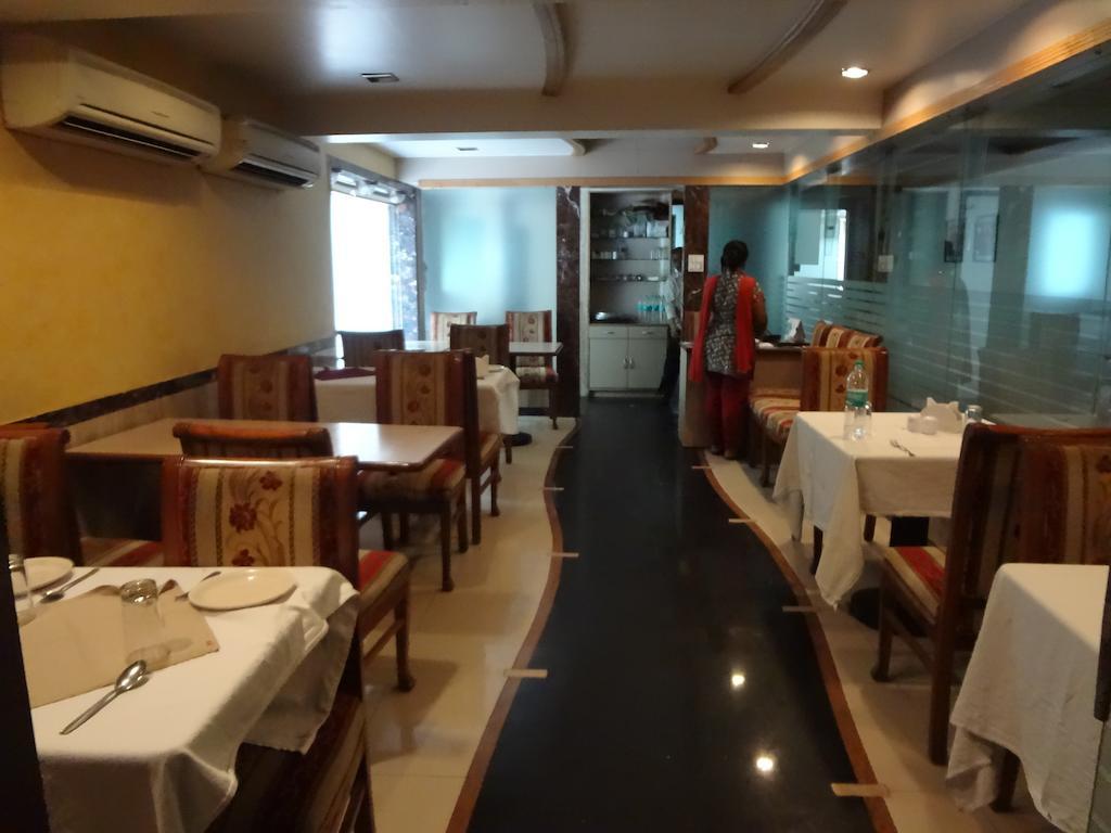 Hotel Ashwin Мумбаи Экстерьер фото