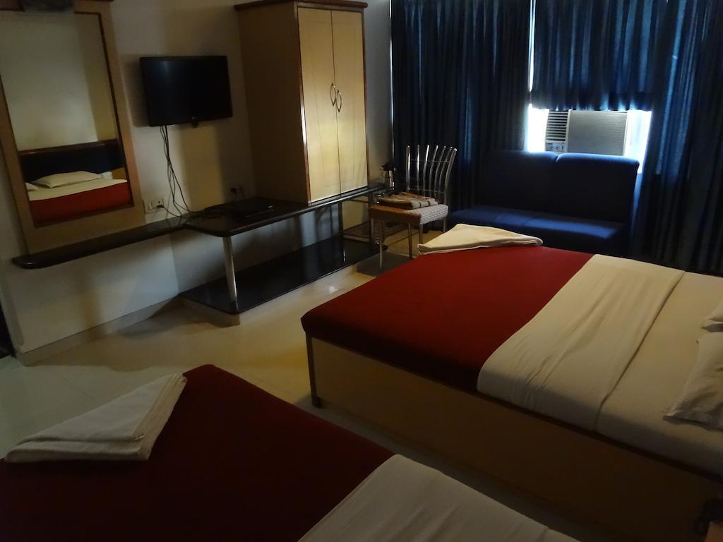 Hotel Ashwin Мумбаи Экстерьер фото