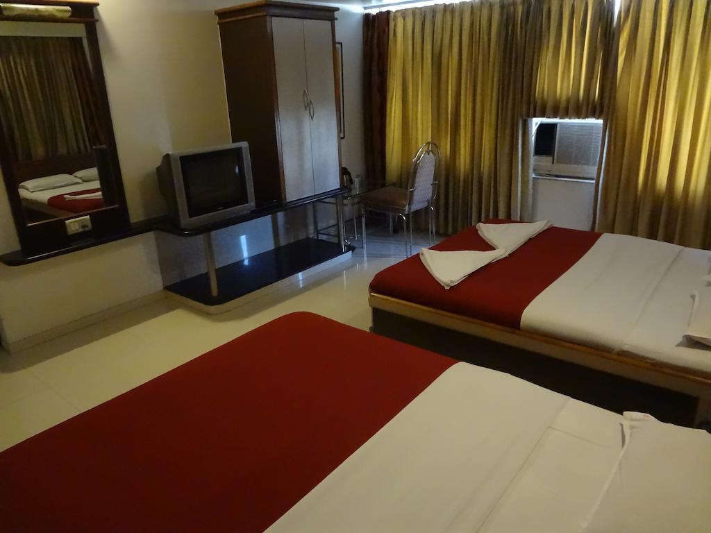 Hotel Ashwin Мумбаи Экстерьер фото