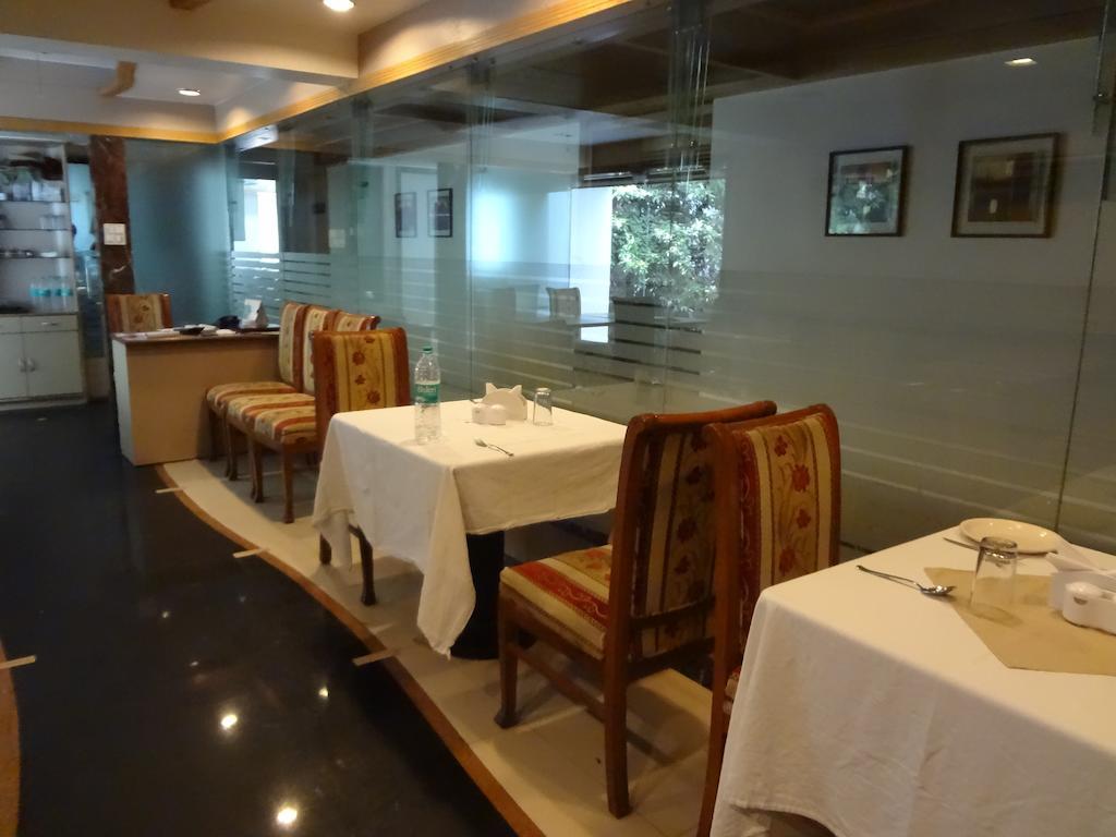 Hotel Ashwin Мумбаи Экстерьер фото