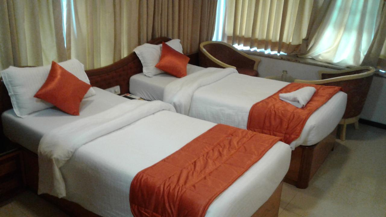 Hotel Ashwin Мумбаи Экстерьер фото