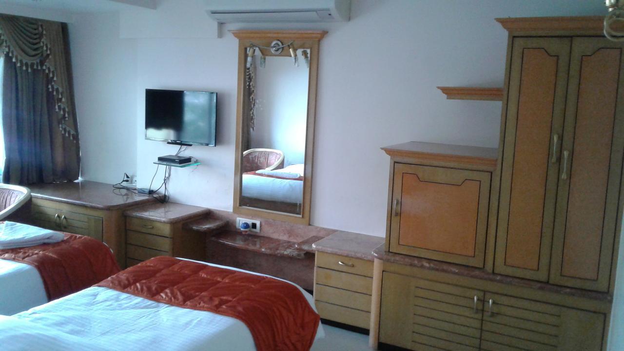 Hotel Ashwin Мумбаи Экстерьер фото